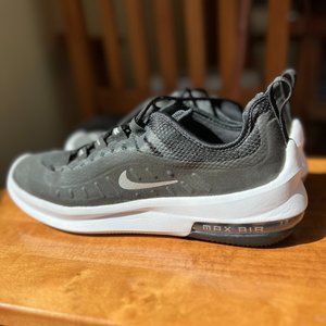 Women's Nike Black Air Athletic Sneakers (Size 9.5)